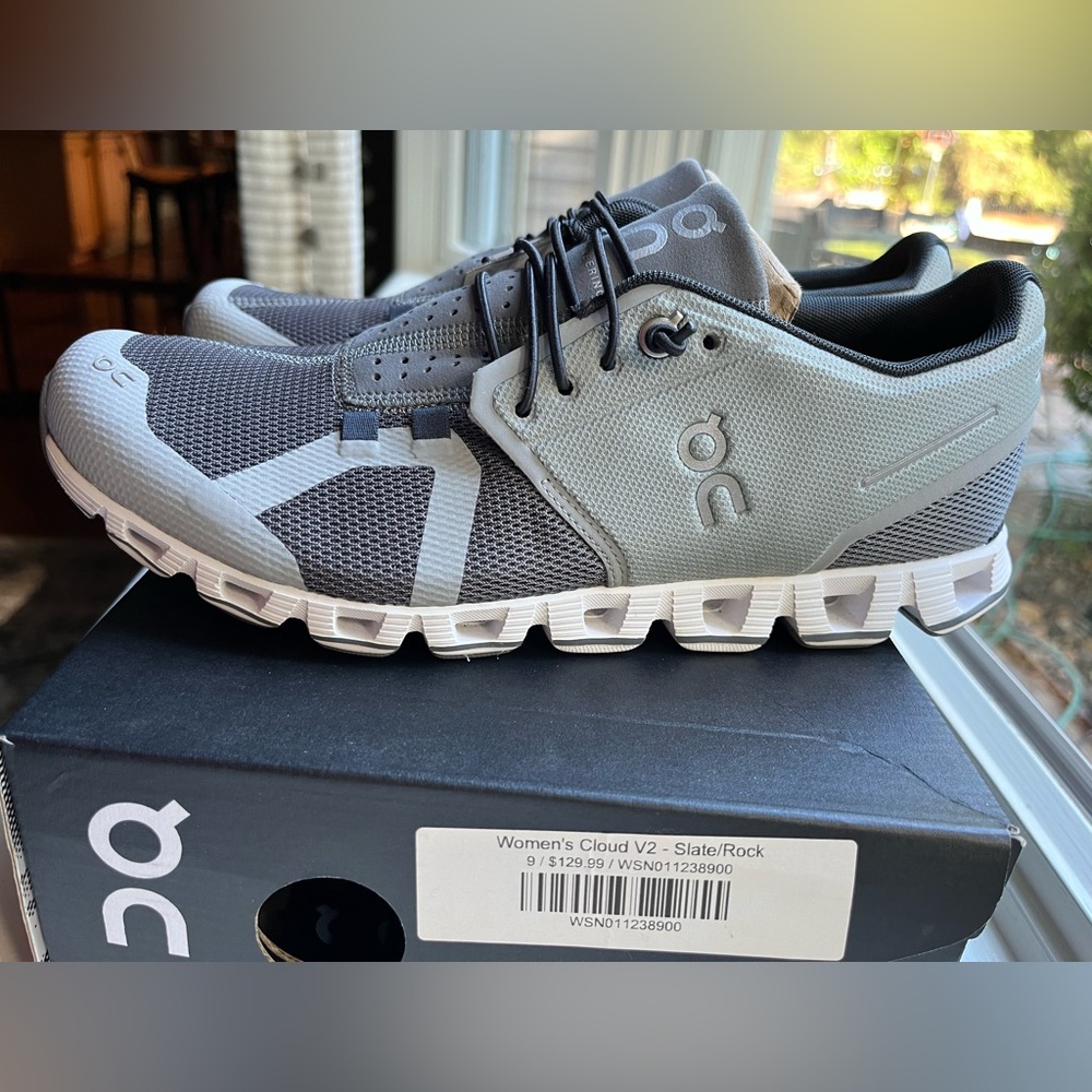 Women’s On Running Sneakers V2